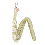 Green daisy macrame lanyard, Macrame ID holder, Floral macrame lanyard, boho lanyard, handmade lanyard, boho macrame lanyard for women	
